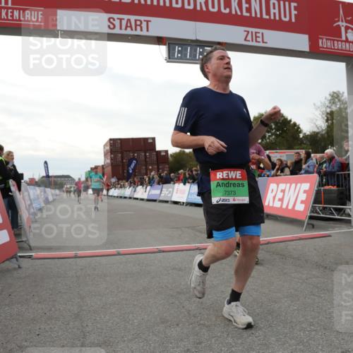 03.10.2025 - Köhlbrandbrückenlauf Yannick Fuchs http://msf.ph/oto/8986652 03.10.2025 16:11:31 Ziel 7196, 7350, 7373, 7407, 7467, 7488, 8774, 8938, 9382 meine-sportfotos.de
