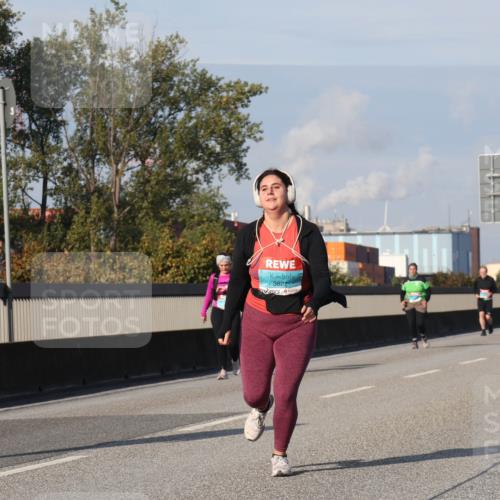 03.10.2025 - Köhlbrandbrückenlauf Luisa Fischer http://msf.ph/oto/8986657 03.10.2025 11:21:04 Position 3 2394, 3822 meine-sportfotos.de