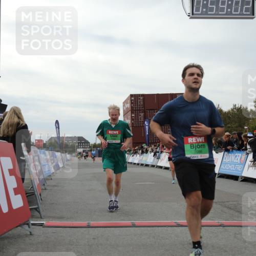 03.10.2025 - Köhlbrandbrückenlauf Yannick Fuchs http://msf.ph/oto/8986660 03.10.2025 15:59:01 Ziel 7086, 7109, 7238, 9195, 9196, 9197, 9370, 9398, 9750 meine-sportfotos.de