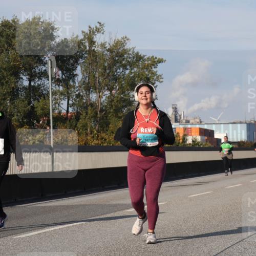 03.10.2025 - Köhlbrandbrückenlauf Luisa Fischer http://msf.ph/oto/8986661 03.10.2025 11:21:05 Position 3 2394, 3822 meine-sportfotos.de