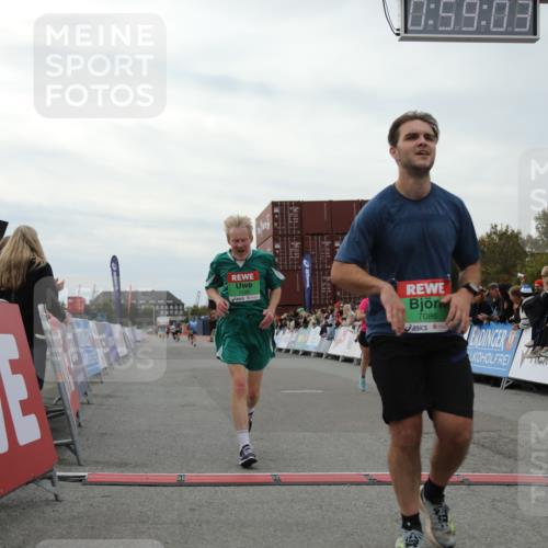 03.10.2025 - Köhlbrandbrückenlauf Yannick Fuchs http://msf.ph/oto/8986663 03.10.2025 15:59:01 Ziel 7086, 7109, 7238, 9195, 9196, 9197, 9370, 9398, 9750 meine-sportfotos.de