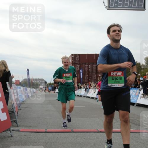 03.10.2025 - Köhlbrandbrückenlauf Yannick Fuchs http://msf.ph/oto/8986666 03.10.2025 15:59:01 Ziel 7086, 7109, 7238, 9195, 9196, 9197, 9370, 9398, 9750 meine-sportfotos.de