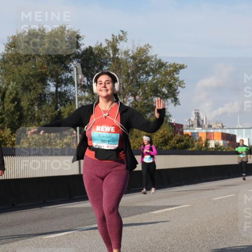 03.10.2025 - Köhlbrandbrückenlauf Luisa Fischer http://msf.ph/oto/8986668 03.10.2025 11:21:06 Position 3 2394, 3822 meine-sportfotos.de