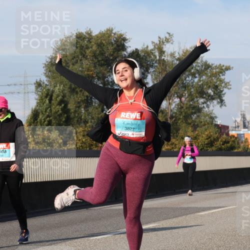 03.10.2025 - Köhlbrandbrückenlauf Luisa Fischer http://msf.ph/oto/8986669 03.10.2025 11:21:06 Position 3 2394, 3822 meine-sportfotos.de