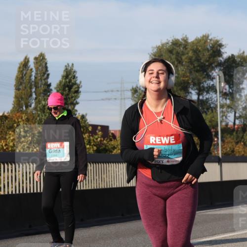 03.10.2025 - Köhlbrandbrückenlauf Luisa Fischer http://msf.ph/oto/8986674 03.10.2025 11:21:07 Position 3 2394, 3822 meine-sportfotos.de