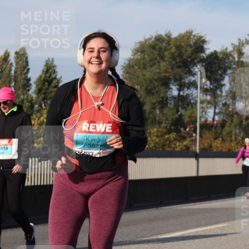 03.10.2025 - Köhlbrandbrückenlauf Luisa Fischer http://msf.ph/oto/8986676 03.10.2025 11:21:07 Position 3 2394, 3822 meine-sportfotos.de