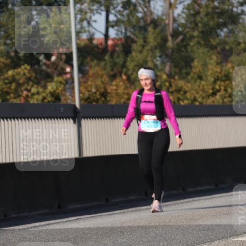 03.10.2025 - Köhlbrandbrückenlauf Luisa Fischer http://msf.ph/oto/8986684 03.10.2025 11:21:09 Position 3  meine-sportfotos.de
