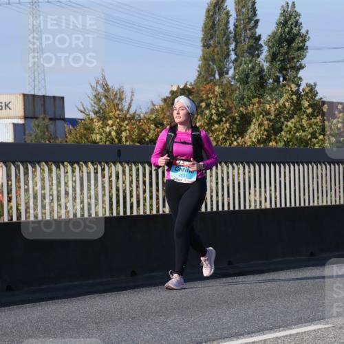 03.10.2025 - Köhlbrandbrückenlauf Luisa Fischer http://msf.ph/oto/8986715 03.10.2025 11:21:14 Position 3 2531 meine-sportfotos.de