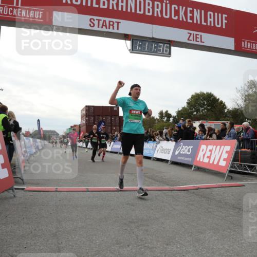 03.10.2025 - Köhlbrandbrückenlauf Yannick Fuchs http://msf.ph/oto/8986716 03.10.2025 16:11:34 Ziel 7196, 7407, 7467, 7488, 8774, 8938, 9382 meine-sportfotos.de