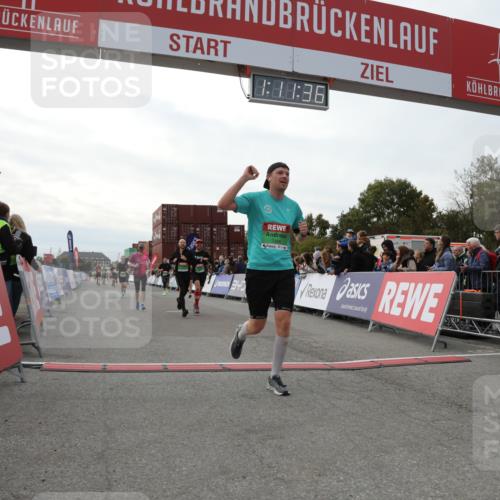 03.10.2025 - Köhlbrandbrückenlauf Yannick Fuchs http://msf.ph/oto/8986720 03.10.2025 16:11:34 Ziel 7196, 7407, 7467, 7488, 8774, 8938, 9382 meine-sportfotos.de