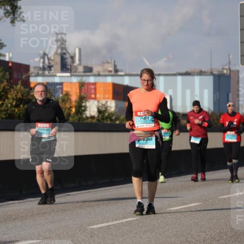 03.10.2025 - Köhlbrandbrückenlauf Luisa Fischer http://msf.ph/oto/8986723 03.10.2025 11:21:20 Position 3 483, 2347, 2620 meine-sportfotos.de