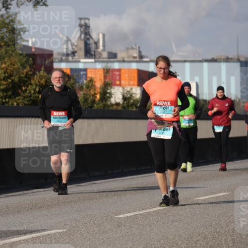 03.10.2025 - Köhlbrandbrückenlauf Luisa Fischer http://msf.ph/oto/8986726 03.10.2025 11:21:20 Position 3 2483, 2620 meine-sportfotos.de