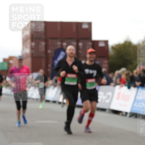 03.10.2025 - Köhlbrandbrückenlauf Yannick Fuchs http://msf.ph/oto/8986731 03.10.2025 16:11:35 Ziel 7196, 7407, 7467, 7488, 8774, 8938, 9382 meine-sportfotos.de