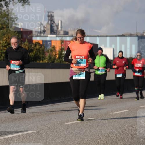 03.10.2025 - Köhlbrandbrückenlauf Luisa Fischer http://msf.ph/oto/8986733 03.10.2025 11:21:21 Position 3 2483, 4, 2620 meine-sportfotos.de
