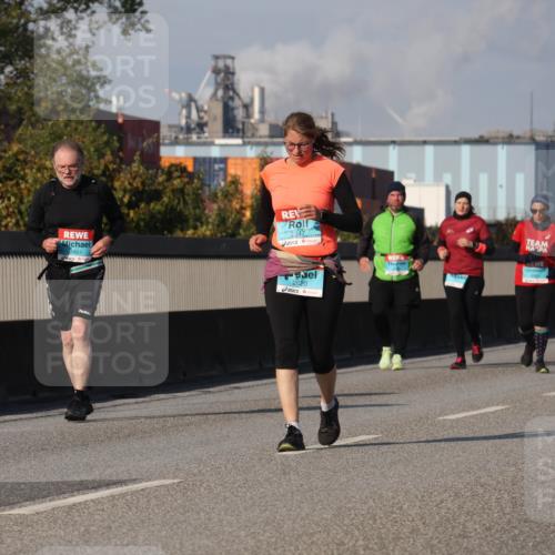 03.10.2025 - Köhlbrandbrückenlauf Luisa Fischer http://msf.ph/oto/8986736 03.10.2025 11:21:21 Position 3 2483, 23, 234, 2620 meine-sportfotos.de