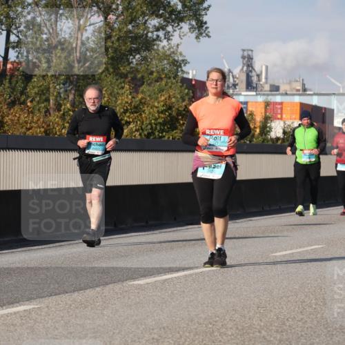 03.10.2025 - Köhlbrandbrückenlauf Luisa Fischer http://msf.ph/oto/8986745 03.10.2025 11:21:23 Position 3 2483, 347, 2620 meine-sportfotos.de