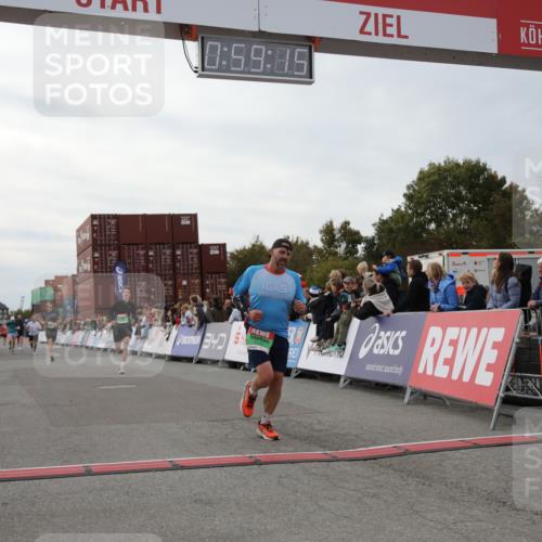 03.10.2025 - Köhlbrandbrückenlauf Yannick Fuchs http://msf.ph/oto/8986754 03.10.2025 15:59:13 Ziel 7262, 7496, 8780, 9118, 9126, 9521 meine-sportfotos.de