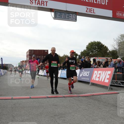 03.10.2025 - Köhlbrandbrückenlauf Yannick Fuchs http://msf.ph/oto/8986756 03.10.2025 16:11:36 Ziel 7196, 7330, 7407, 7467, 7488, 8774, 8938, 9200, 9382, 9634 meine-sportfotos.de