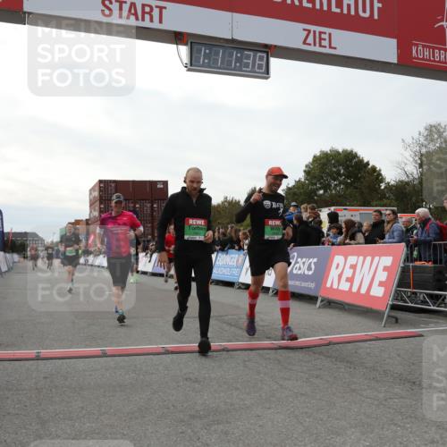 03.10.2025 - Köhlbrandbrückenlauf Yannick Fuchs http://msf.ph/oto/8986760 03.10.2025 16:11:36 Ziel 7196, 7330, 7407, 7467, 7488, 8774, 8938, 9200, 9382, 9634 meine-sportfotos.de