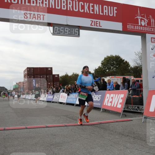 03.10.2025 - Köhlbrandbrückenlauf Yannick Fuchs http://msf.ph/oto/8986765 03.10.2025 15:59:13 Ziel 7262, 7496, 8780, 9118, 9126, 9521 meine-sportfotos.de