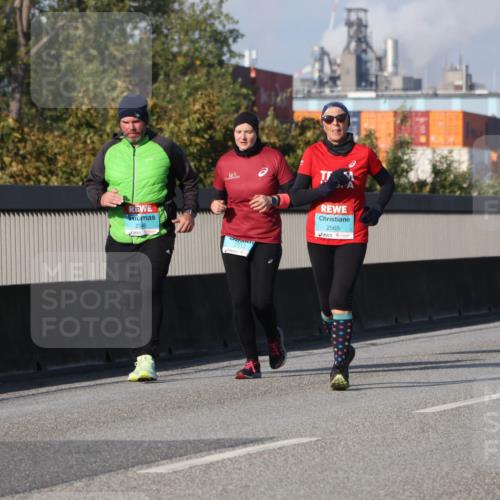 03.10.2025 - Köhlbrandbrückenlauf Luisa Fischer http://msf.ph/oto/8986779 03.10.2025 11:21:29 Position 3 2565 meine-sportfotos.de