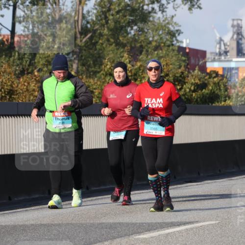 03.10.2025 - Köhlbrandbrückenlauf Luisa Fischer http://msf.ph/oto/8986792 03.10.2025 11:21:31 Position 3 2545, 2517, 2565 meine-sportfotos.de