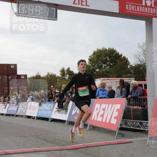 03.10.2025 - Köhlbrandbrückenlauf Yannick Fuchs http://msf.ph/oto/8986793 03.10.2025 15:59:15 Ziel 7262, 7496, 8780, 9118, 9126, 9238, 9521, 9577 meine-sportfotos.de