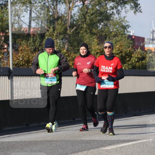 03.10.2025 - Köhlbrandbrückenlauf Luisa Fischer http://msf.ph/oto/8986795 03.10.2025 11:21:32 Position 3 2545, 2517, 2565 meine-sportfotos.de