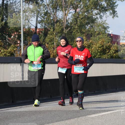 03.10.2025 - Köhlbrandbrückenlauf Luisa Fischer http://msf.ph/oto/8986799 03.10.2025 11:21:32 Position 3 2517, 2565 meine-sportfotos.de