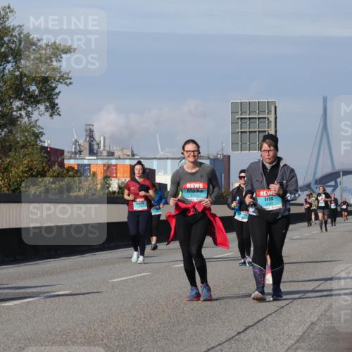 03.10.2025 - Köhlbrandbrückenlauf Luisa Fischer http://msf.ph/oto/8986811 03.10.2025 11:21:34 Position 3 2452, 2665 meine-sportfotos.de