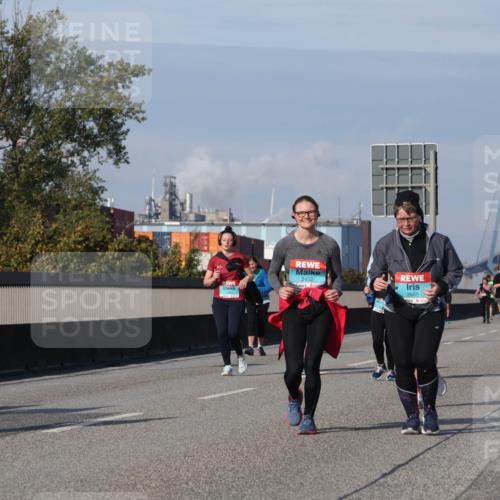 03.10.2025 - Köhlbrandbrückenlauf Luisa Fischer http://msf.ph/oto/8986813 03.10.2025 11:21:35 Position 3 2452, 2665 meine-sportfotos.de
