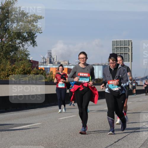03.10.2025 - Köhlbrandbrückenlauf Luisa Fischer http://msf.ph/oto/8986816 03.10.2025 11:21:35 Position 3 2452, 2665 meine-sportfotos.de