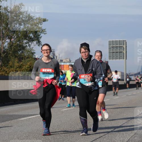 03.10.2025 - Köhlbrandbrückenlauf Luisa Fischer http://msf.ph/oto/8986826 03.10.2025 11:21:37 Position 3 2452, 266 meine-sportfotos.de