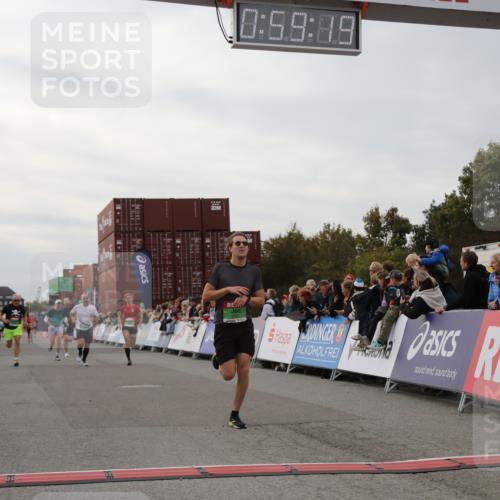 03.10.2025 - Köhlbrandbrückenlauf Yannick Fuchs http://msf.ph/oto/8986827 03.10.2025 15:59:17 Ziel 7262, 7496, 8780, 9118, 9126, 9238, 9521, 9577 meine-sportfotos.de