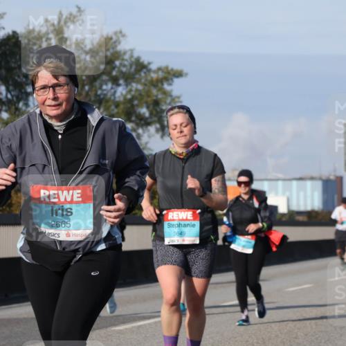 03.10.2025 - Köhlbrandbrückenlauf Luisa Fischer http://msf.ph/oto/8986843 03.10.2025 11:21:40 Position 3 2665, 3649 meine-sportfotos.de