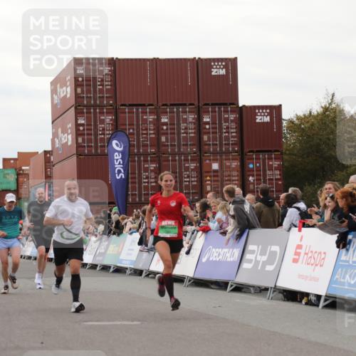 03.10.2025 - Köhlbrandbrückenlauf Yannick Fuchs http://msf.ph/oto/8986849 03.10.2025 15:59:18 Ziel 7262, 7496, 8780, 9126, 9238, 9521, 9577 meine-sportfotos.de