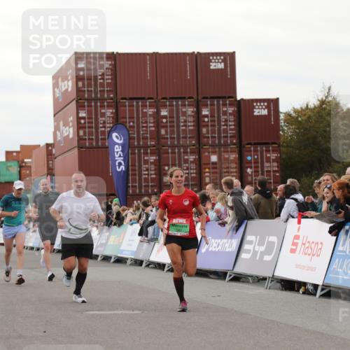 03.10.2025 - Köhlbrandbrückenlauf Yannick Fuchs http://msf.ph/oto/8986853 03.10.2025 15:59:18 Ziel 7262, 7496, 8780, 9126, 9238, 9521, 9577 meine-sportfotos.de