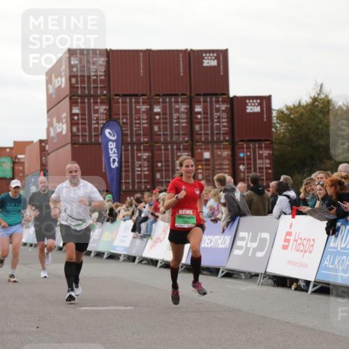 03.10.2025 - Köhlbrandbrückenlauf Yannick Fuchs http://msf.ph/oto/8986857 03.10.2025 15:59:19 Ziel 7262, 7496, 8780, 9126, 9238, 9521, 9577 meine-sportfotos.de