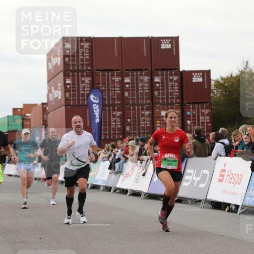 03.10.2025 - Köhlbrandbrückenlauf Yannick Fuchs http://msf.ph/oto/8986864 03.10.2025 15:59:19 Ziel 7262, 7496, 8780, 9126, 9238, 9521, 9577 meine-sportfotos.de