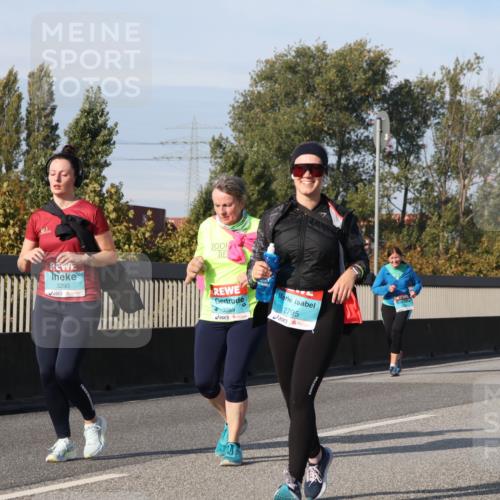 03.10.2025 - Köhlbrandbrückenlauf Luisa Fischer http://msf.ph/oto/8986871 03.10.2025 11:21:45 Position 3 3290, 3289, 2795 meine-sportfotos.de
