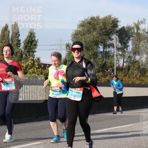 03.10.2025 - Köhlbrandbrückenlauf Luisa Fischer http://msf.ph/oto/8986873 03.10.2025 11:21:45 Position 3 100, 3290, 3289, 2795 meine-sportfotos.de