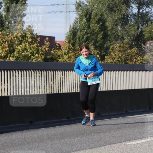 03.10.2025 - Köhlbrandbrückenlauf Luisa Fischer http://msf.ph/oto/8986882 03.10.2025 11:21:48 Position 3 3195 meine-sportfotos.de