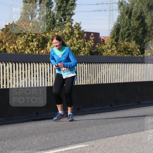 03.10.2025 - Köhlbrandbrückenlauf Luisa Fischer http://msf.ph/oto/8986892 03.10.2025 11:21:50 Position 3 3195 meine-sportfotos.de
