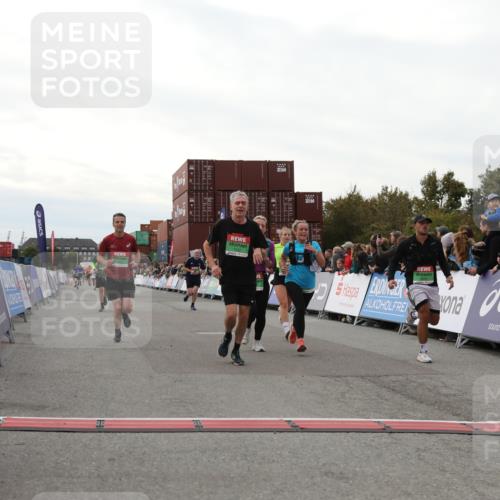 03.10.2025 - Köhlbrandbrückenlauf Yannick Fuchs http://msf.ph/oto/8986899 03.10.2025 16:11:44 Ziel 7330, 7419, 7469, 7533, 7658, 9200, 9202, 9392, 9634 meine-sportfotos.de
