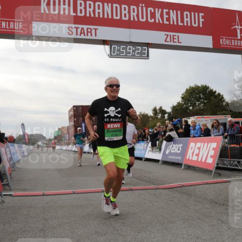03.10.2025 - Köhlbrandbrückenlauf Yannick Fuchs http://msf.ph/oto/8986907 03.10.2025 15:59:21 Ziel 7089, 7262, 8780, 9126, 9238, 9521, 9577 meine-sportfotos.de