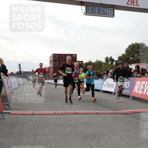 03.10.2025 - Köhlbrandbrückenlauf Yannick Fuchs http://msf.ph/oto/8986912 03.10.2025 16:11:44 Ziel 7330, 7419, 7469, 7533, 7658, 9200, 9202, 9392, 9634 meine-sportfotos.de