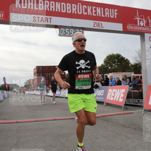 03.10.2025 - Köhlbrandbrückenlauf Yannick Fuchs http://msf.ph/oto/8986915 03.10.2025 15:59:21 Ziel 7089, 7262, 8780, 9126, 9238, 9521, 9577 meine-sportfotos.de