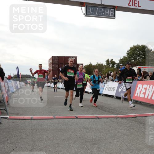 03.10.2025 - Köhlbrandbrückenlauf Yannick Fuchs http://msf.ph/oto/8986917 03.10.2025 16:11:44 Ziel 7330, 7419, 7469, 7533, 7658, 9200, 9202, 9392, 9634 meine-sportfotos.de