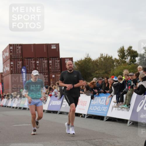 03.10.2025 - Köhlbrandbrückenlauf Yannick Fuchs http://msf.ph/oto/8986922 03.10.2025 15:59:22 Ziel 7089, 7262, 8780, 9126, 9238, 9577 meine-sportfotos.de