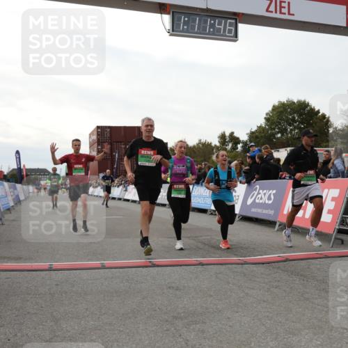 03.10.2025 - Köhlbrandbrückenlauf Yannick Fuchs http://msf.ph/oto/8986924 03.10.2025 16:11:45 Ziel 7330, 7419, 7469, 7533, 7658, 9200, 9202, 9392, 9634 meine-sportfotos.de